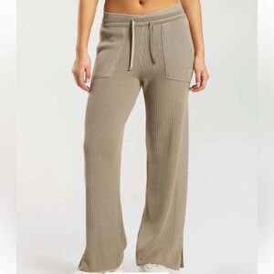 NWOT gymshark pause knitwear pants Small